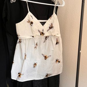 White bee top